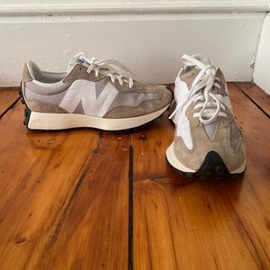 New Balance 327 “Mushroom” color. barely worn, great condition. 8.5 M 10.5 W